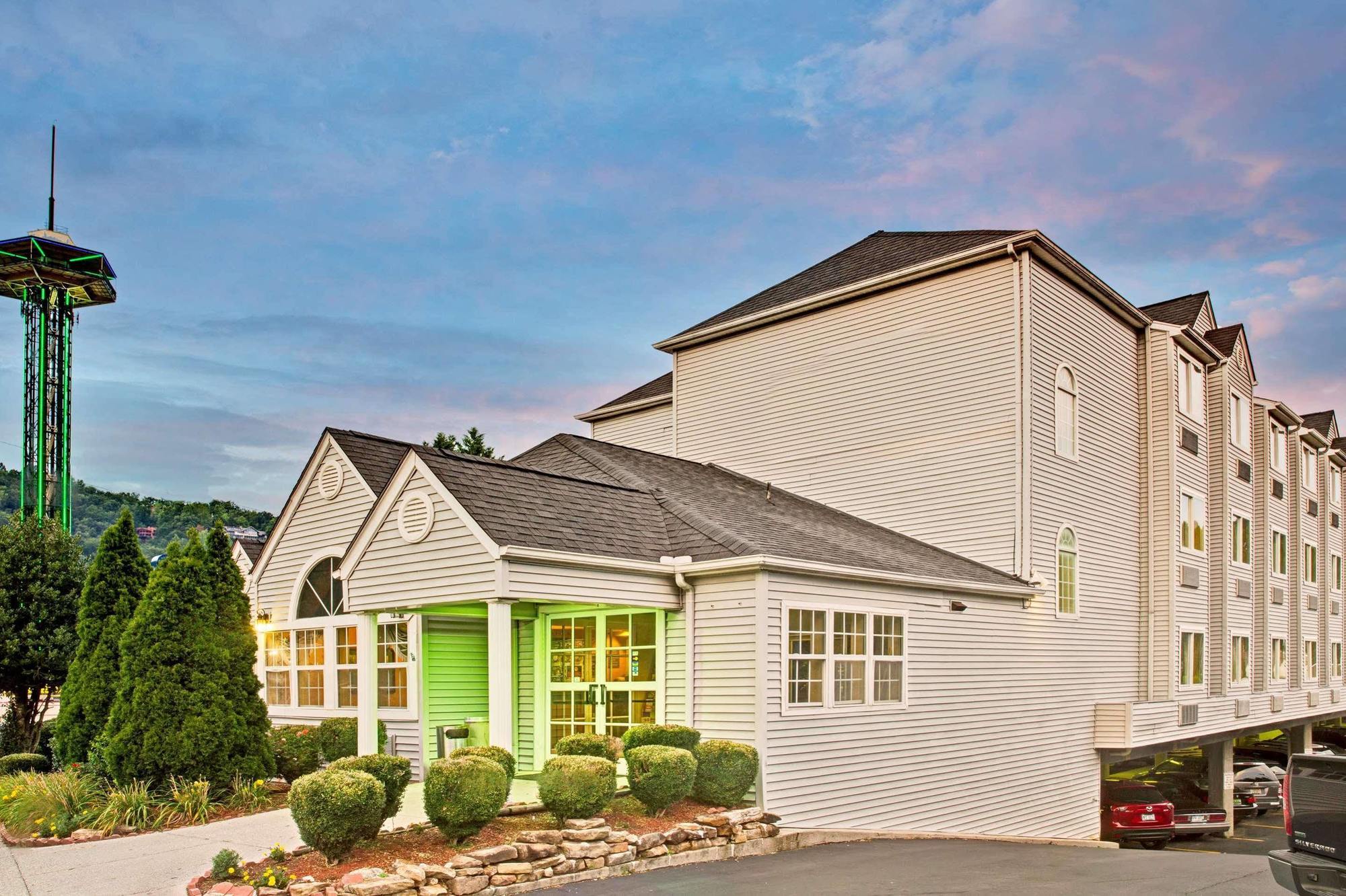 Microtel Inn & Suites By Wyndham Gatlinburg Exterior foto