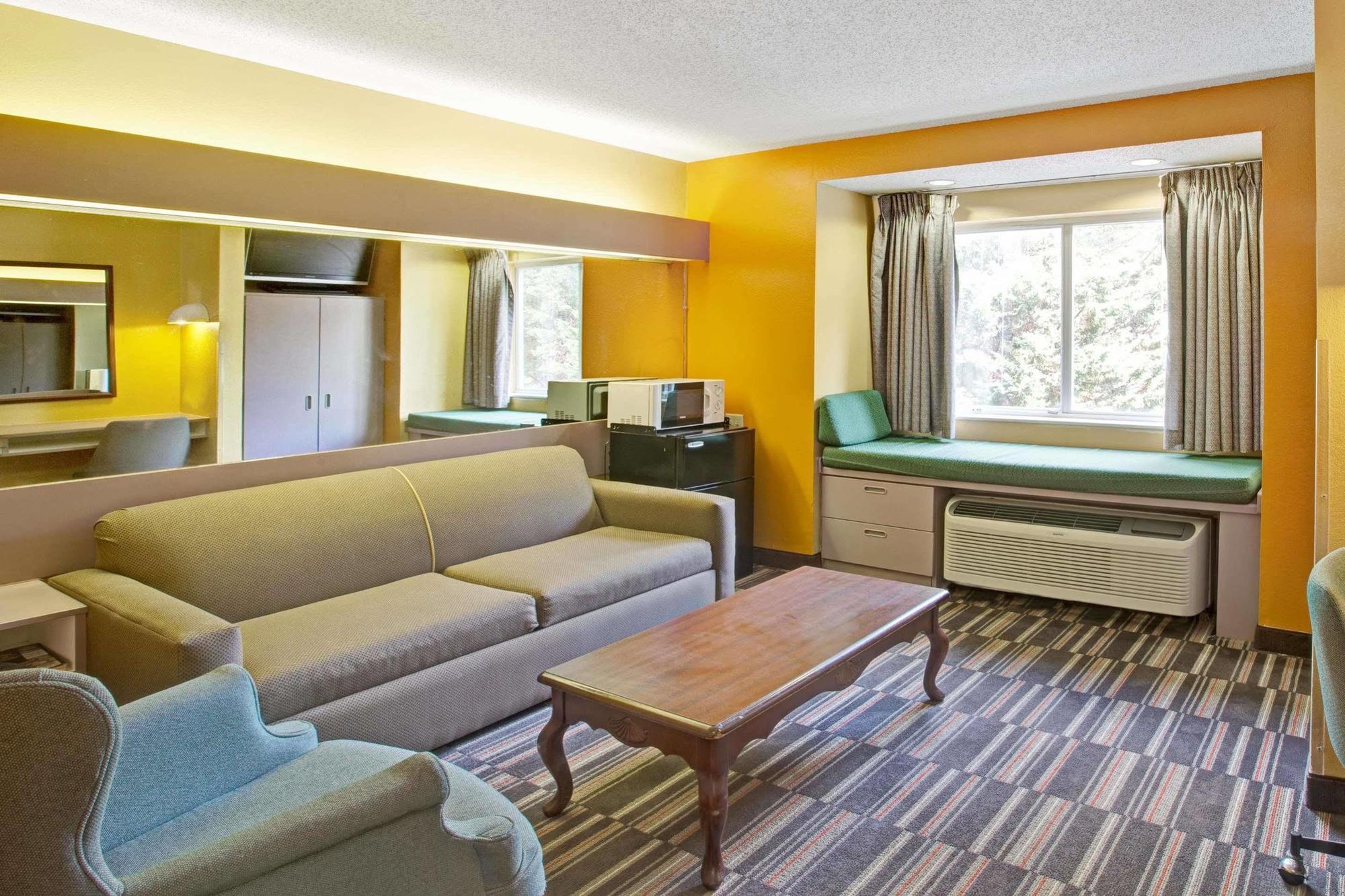 Microtel Inn & Suites By Wyndham Gatlinburg Exterior foto